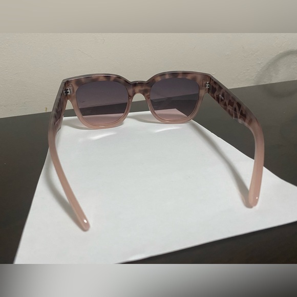 Brown/purple animal print sunglasses - Picture 3 of 3